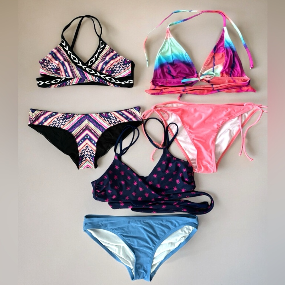 Women’s size Medium Swimwear Bikini 2 piece tops and bottoms mix & Match